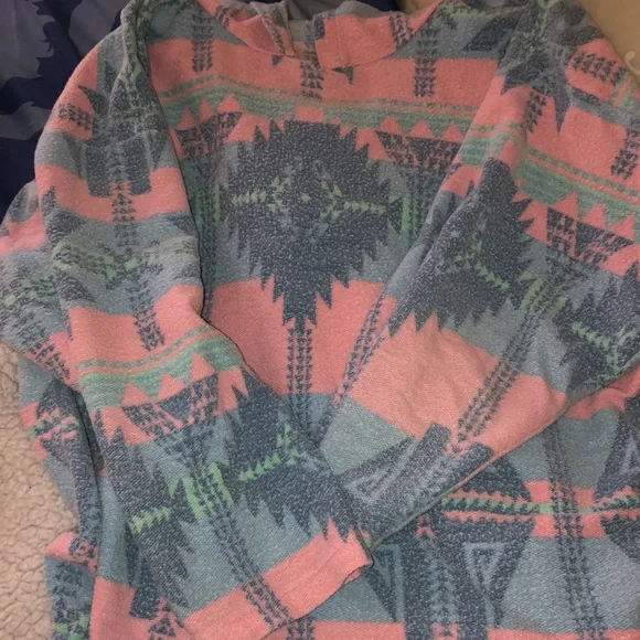 Two cozy sweaters - Picture 2 of 3